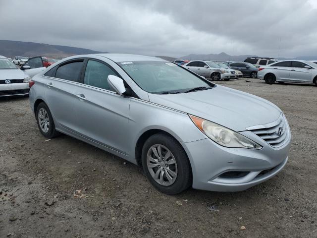 5NPEB4AC9BH040390 - 2011 HYUNDAI SONATA GLS SILVER photo 4