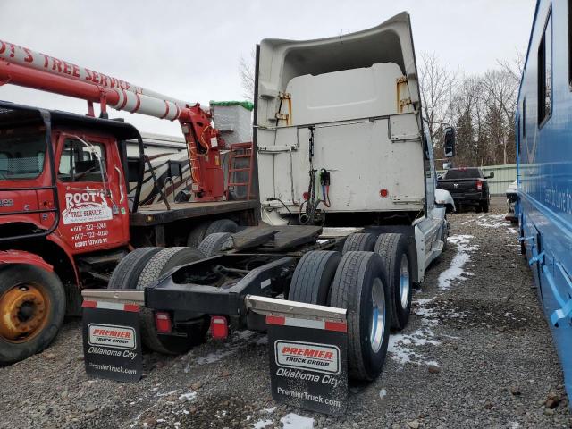 5KJJBHDRXJLJT7598 - 2018 WESTERN STAR/AUTO CAR 5700 XE WHITE photo 4