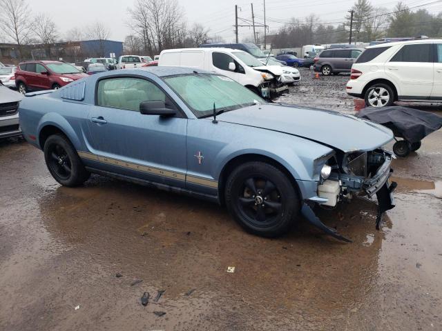 1ZVFT80N275253813 - 2007 FORD MUSTANG BLUE photo 4