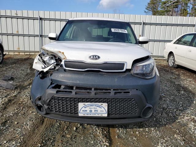 KNDJN2A26E7059411 - 2014 KIA SOUL WHITE photo 5