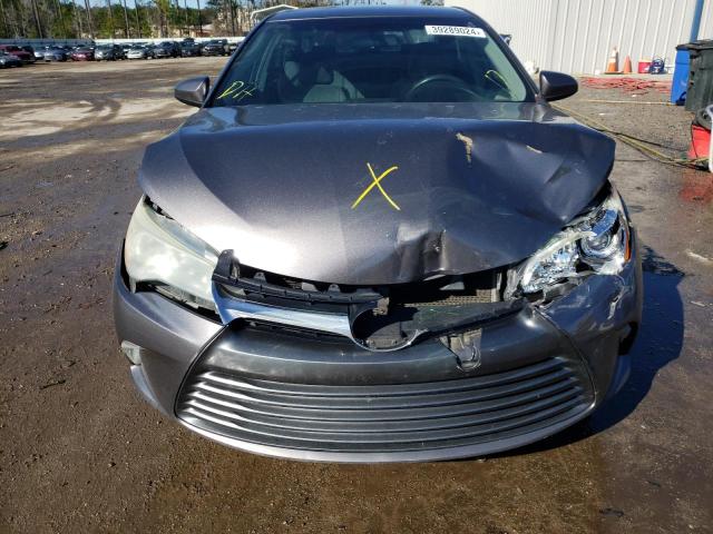 4T4BF1FK4FR454762 - 2015 TOYOTA CAMRY LE GRAY photo 11