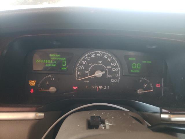 1LNHM81W14Y617953 - 2004 LINCOLN TOWN CAR EXECUTIVE GOLD photo 9