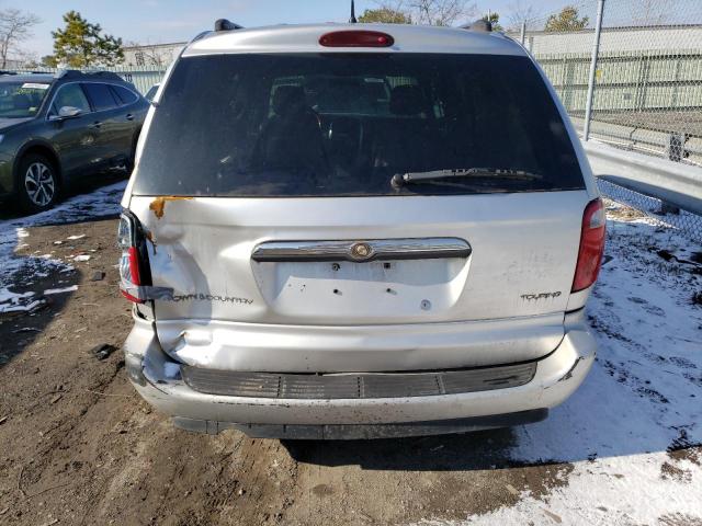 2C4GP54L45R418327 - 2005 CHRYSLER TOWN & COU SILVER photo 6