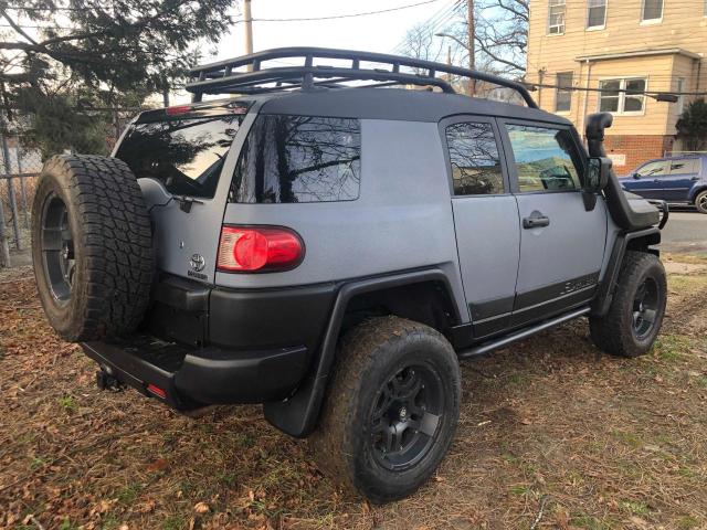 JTEBU11F970009551 - 2007 TOYOTA FJ CRUISER GRAY photo 4