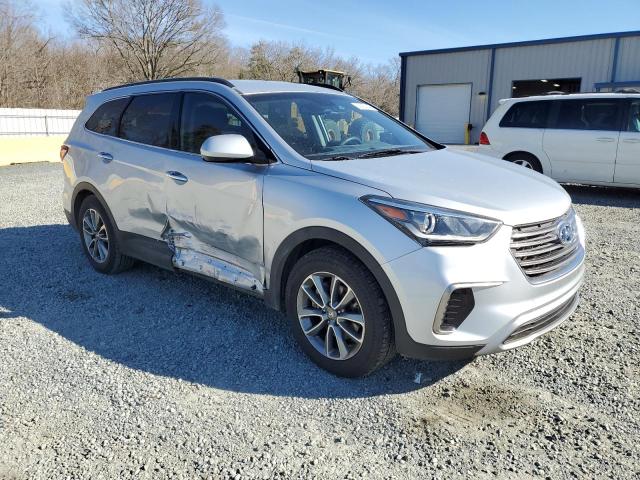 KM8SM4HF7HU243673 - 2017 HYUNDAI SANTA FE SE SILVER photo 4