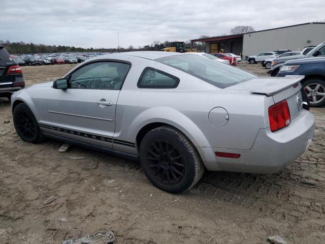 1ZVHT80N585169284 - 2008 FORD MUSTANG SILVER photo 2