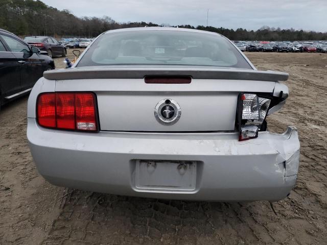 1ZVHT80N585169284 - 2008 FORD MUSTANG SILVER photo 6