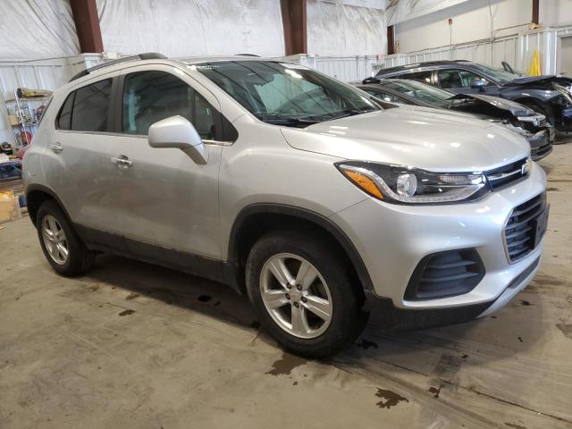 KL7CJPSB7KB895590 - 2019 CHEVROLET TRAX 1LT SILVER photo 4