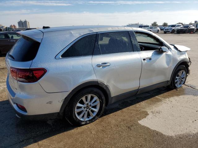 5XYPGDA50KG486771 - 2019 KIA SORENTO LX SILVER photo 3