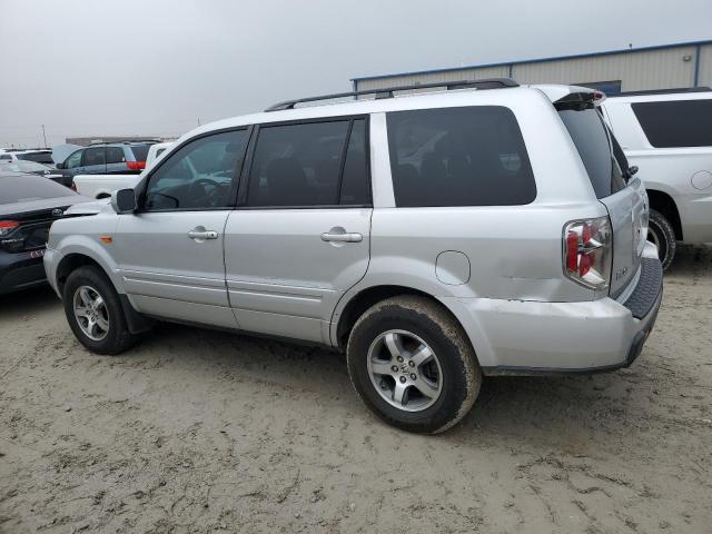 5FNYF28486B035819 - 2006 HONDA PILOT EX SILVER photo 2