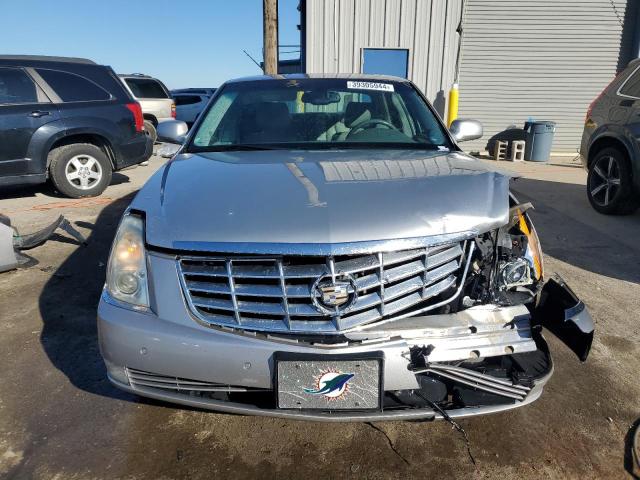 1G6KD57Y58U183649 - 2008 CADILLAC DTS SILVER photo 5