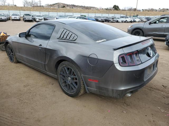 1ZVBP8AM3E5306346 - 2014 FORD MUSTANG GRAY photo 2