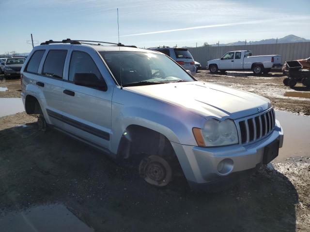 1J4HS48N75C564409 - 2005 JEEP GRAND CHER LAREDO SILVER photo 4