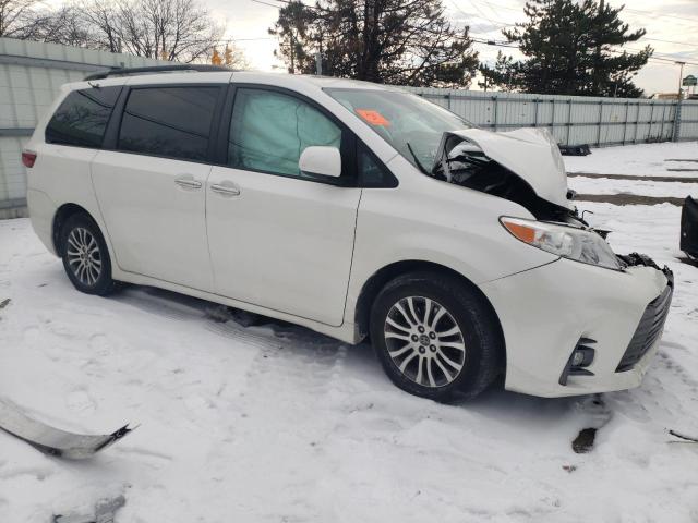 5TDYZ3DC1JS925772 - 2018 TOYOTA SIENNA XLE WHITE photo 4