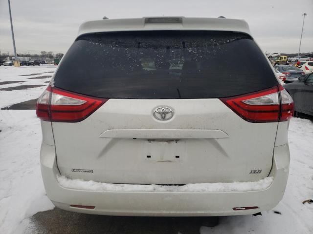 5TDYZ3DC1JS925772 - 2018 TOYOTA SIENNA XLE WHITE photo 6