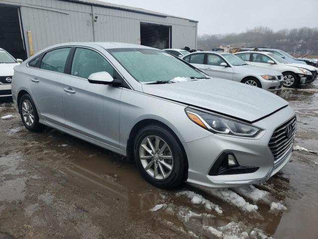 5NPE24AF8KH809469 - 2019 HYUNDAI SONATA SE SILVER photo 4