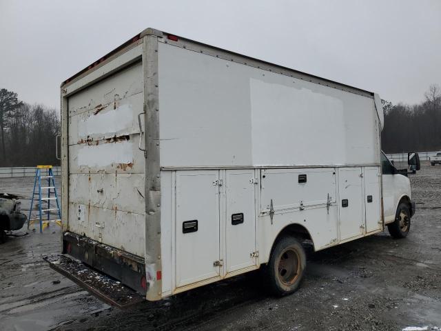 1GBJG31U451233503 - 2005 CHEVROLET EXPRESS G3 WHITE photo 3