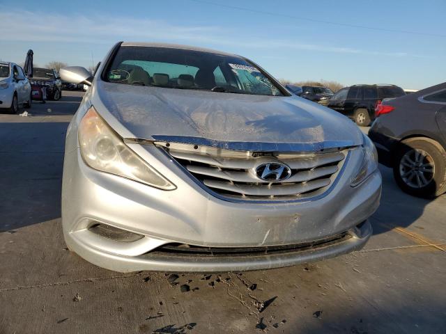 5NPEB4AC1CH443622 - 2012 HYUNDAI SONATA GLS SILVER photo 5