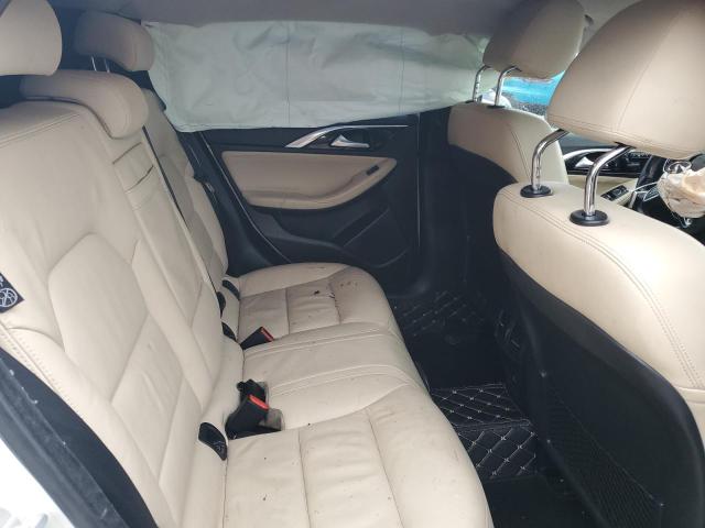 SJKCH5CR4HA039206 - 2017 INFINITI QX30 BASE Weiß Foto 10