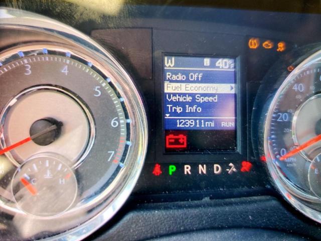 2C4RC1BG7CR255446 - 2012 CHRYSLER TOWN & COU TOURING კრემისფერი ფოტო 9