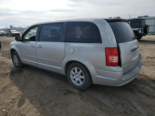 2A4RR2D10AR391261 - 2010 CHRYSLER TOWN & COU LX SILVER photo 2