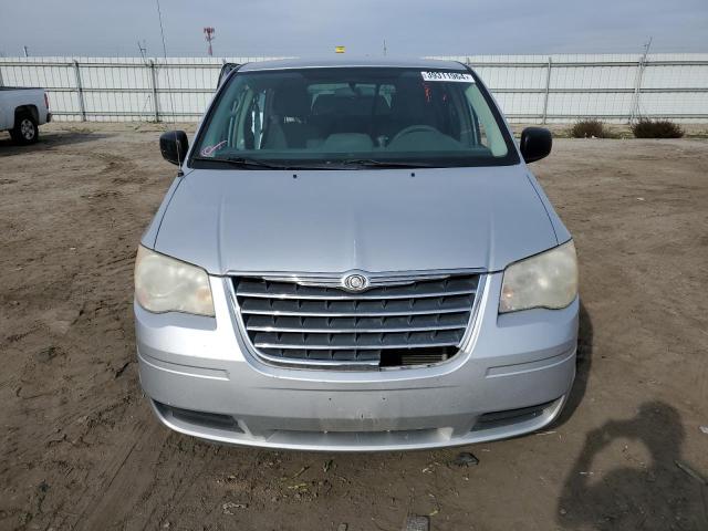 2A4RR2D10AR391261 - 2010 CHRYSLER TOWN & COU LX SILVER photo 5