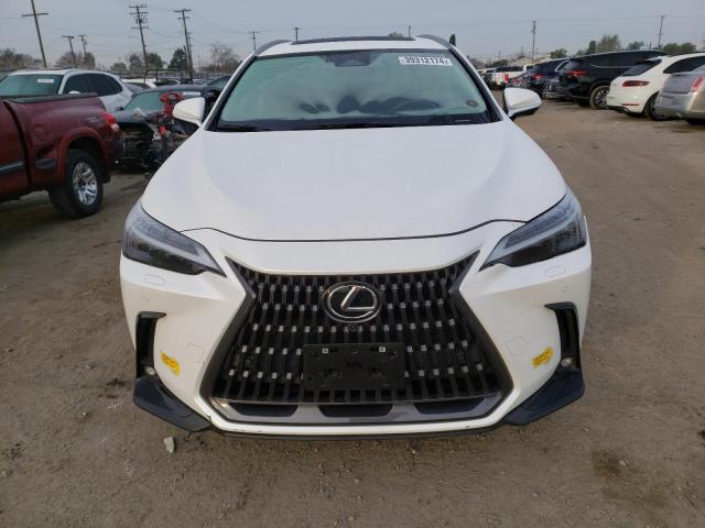 JTJHKCFZ0N2000769 - 2022 LEXUS NX 450H WHITE photo 5