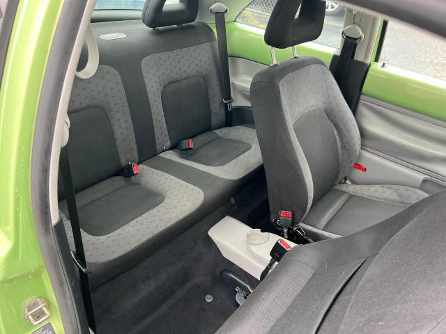 3VWBS21C61M418114 - 2001 VOLKSWAGEN NEW BEETLE GL 绿色 照片 6