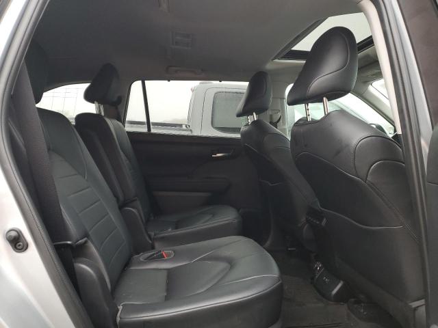 5TDGZRAH0LS507849 - 2020 TOYOTA HIGHLANDER XLE SILVER photo 11