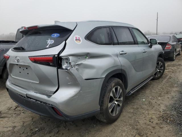 5TDGZRAH0LS507849 - 2020 TOYOTA HIGHLANDER XLE SILVER photo 3