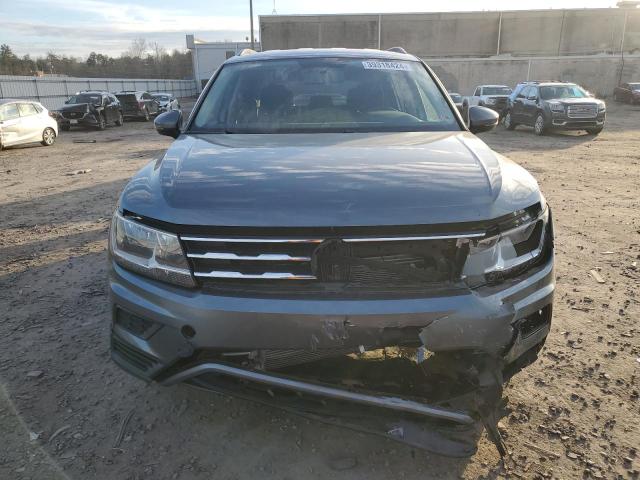 3VV0B7AX6JM110243 - 2018 VOLKSWAGEN TIGUAN S GRAY photo 5