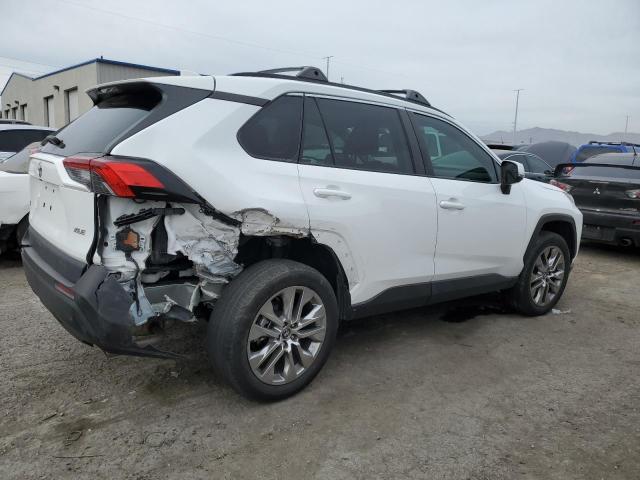 2T3C1RFV9LW079363 - 2020 TOYOTA RAV4 XLE PREMIUM WHITE photo 3