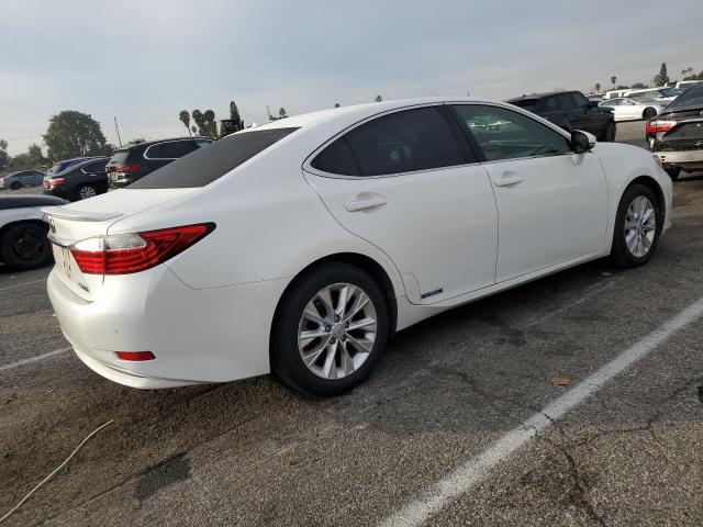 JTHBW1GG0D2000475 - 2013 LEXUS ES 300H WHITE photo 3