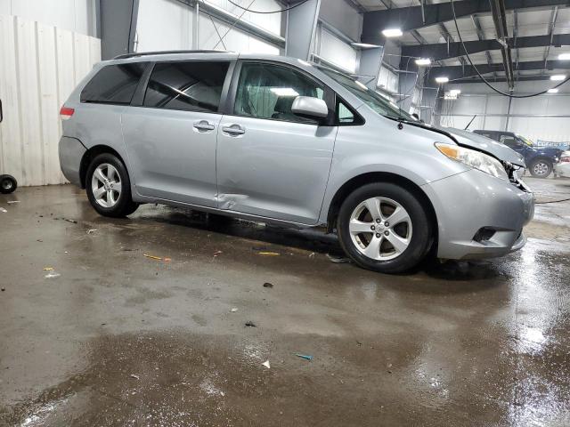 5TDKK3DC4ES519162 - 2014 TOYOTA SIENNA LE SILVER photo 4