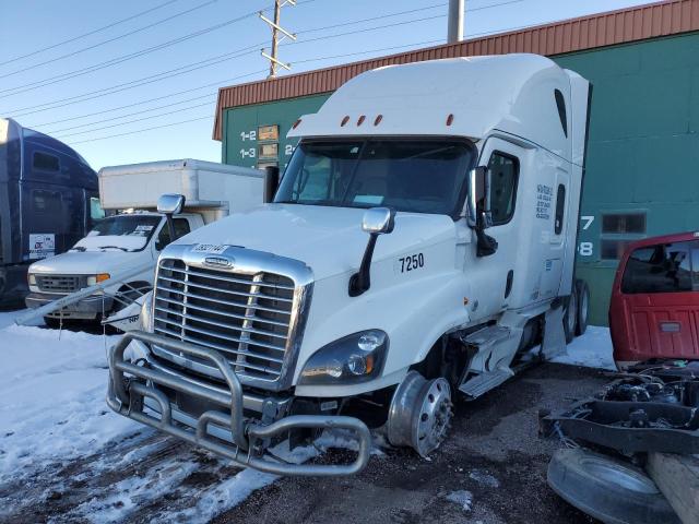 3AKJGLDR2HSHM7250 - 2017 FREIGHTLINER CASCADIA 1 WHITE photo 2