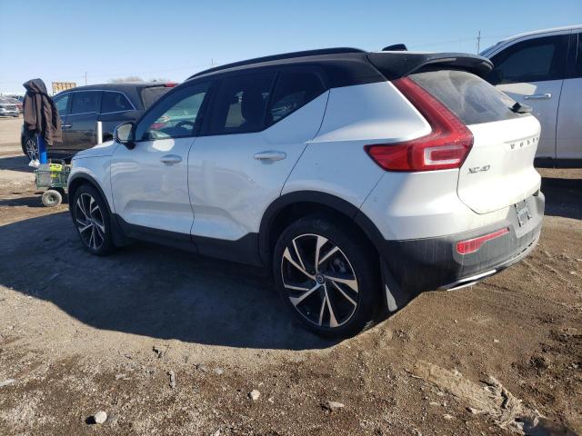 YV4162UM1L2270002 - 2020 VOLVO XC40 T5 R-DESIGN WHITE photo 2