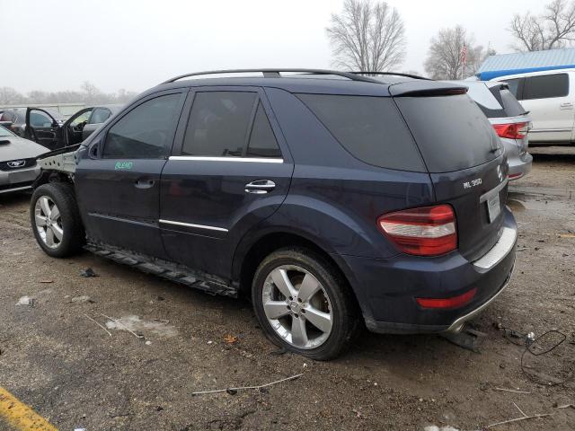 4JGBB8GB5BA679121 - 2011 MERCEDES-BENZ ML 350 4MATIC BLUE photo 2