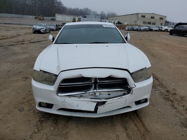 2B3CL3CG6BH606725 - 2011 DODGE CHARGER WHITE photo 5