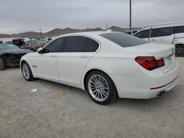 WBAYA8C59ED228498 - 2014 BMW 750 I WHITE photo 2