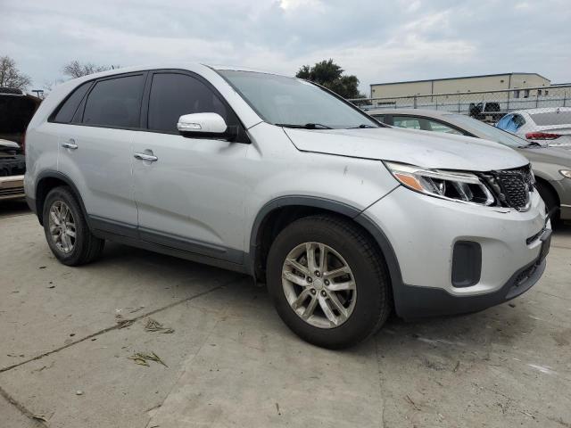 5XYKT3A61EG486260 - 2014 KIA SORENTO LX SILVER photo 4