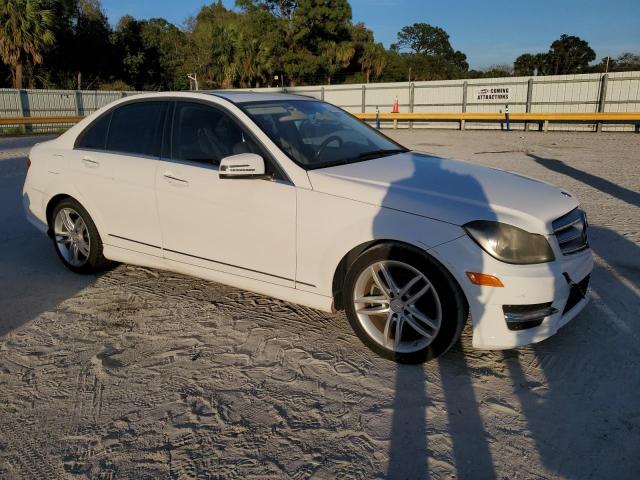 WDDGF4HB9DR270801 - 2013 MERCEDES-BENZ C 250 WHITE photo 4