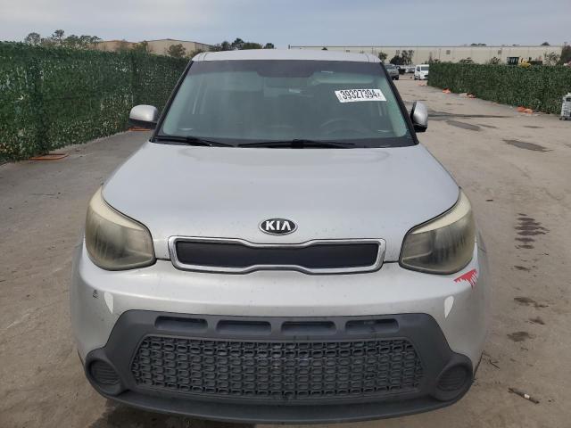 KNDJN2A26G7843879 - 2016 KIA SOUL SILVER photo 5