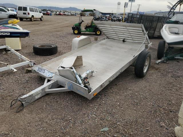 1YGUS1012HB159162 - 2017 ALUM TRAILER SILVER photo 2