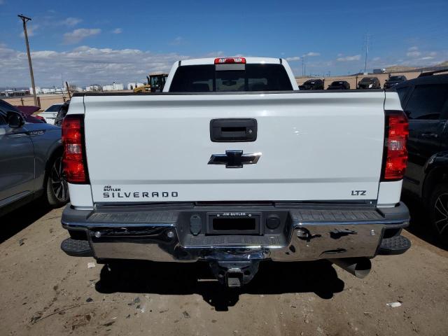 1GC4K0CY0JF232982 - 2018 CHEVROLET SILVERADO K3500 LTZ WHITE photo 6