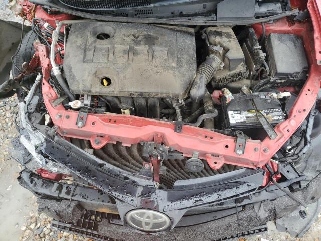 2T1BURHE6JC037868 - 2018 TOYOTA COROLLA L RED photo 11