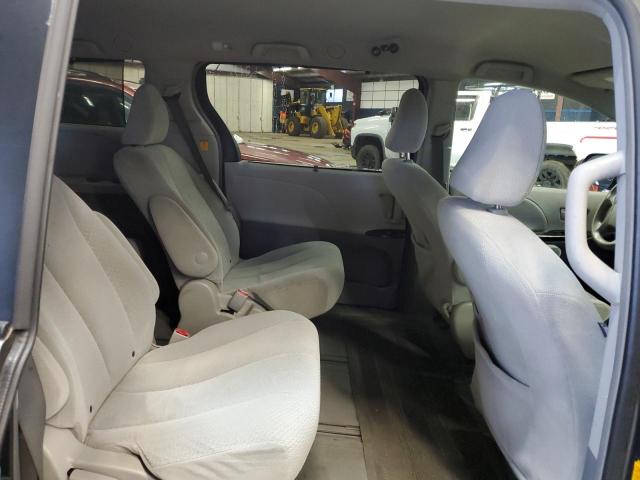 5TDJK3DC9BS017299 - 2011 TOYOTA SIENNA LE GRAY photo 11