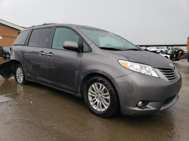 5TDYK3DC6FS611384 - 2015 TOYOTA SIENNA XLE GRAY photo 4