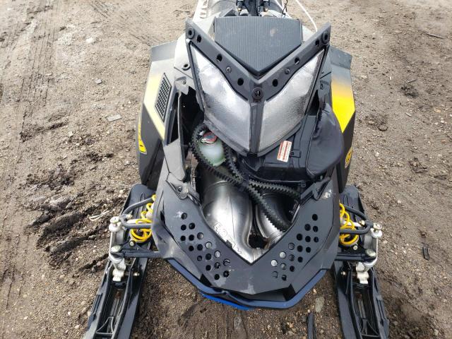 2BPSCW9A79V000263 - 2009 SKI DOO SUMMIT 800 BLACK photo 9