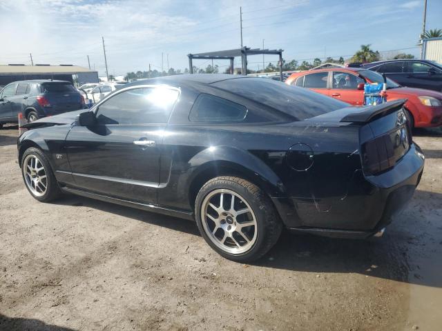 1ZVFT82H265224057 - 2006 FORD MUSTANG GT BLACK photo 2