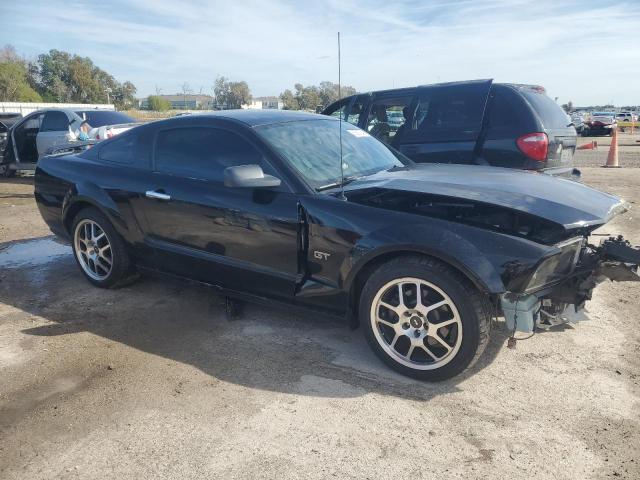 1ZVFT82H265224057 - 2006 FORD MUSTANG GT BLACK photo 4